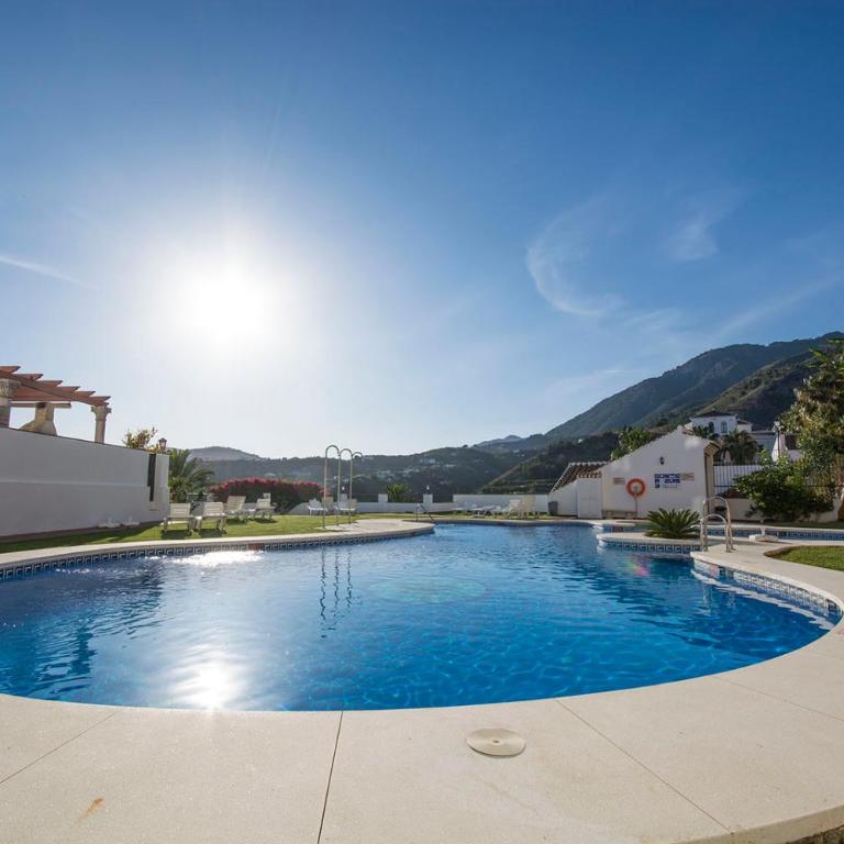 Penthouse 17A, Frigiliana 2 bedroom, Pool, Large Terrace and Amazing views in the center of Frigiliana HansOnHoliday Rentals - Apartamento de 2 dormitorios - 33