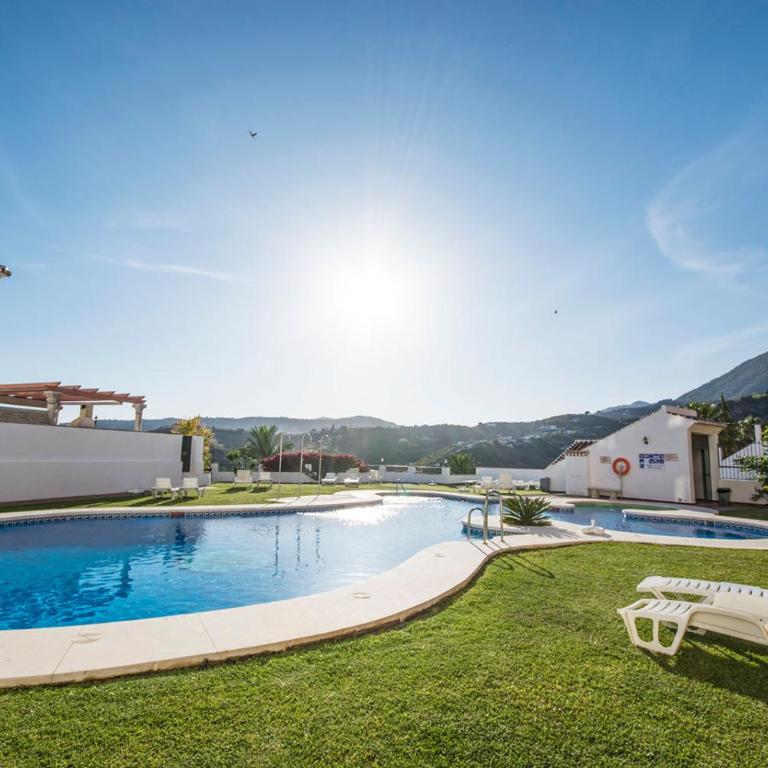 Penthouse 17A, Frigiliana 2 bedroom, Pool, Large Terrace and Amazing views in the center of Frigiliana HansOnHoliday Rentals - Apartamento de 2 dormitorios - 36