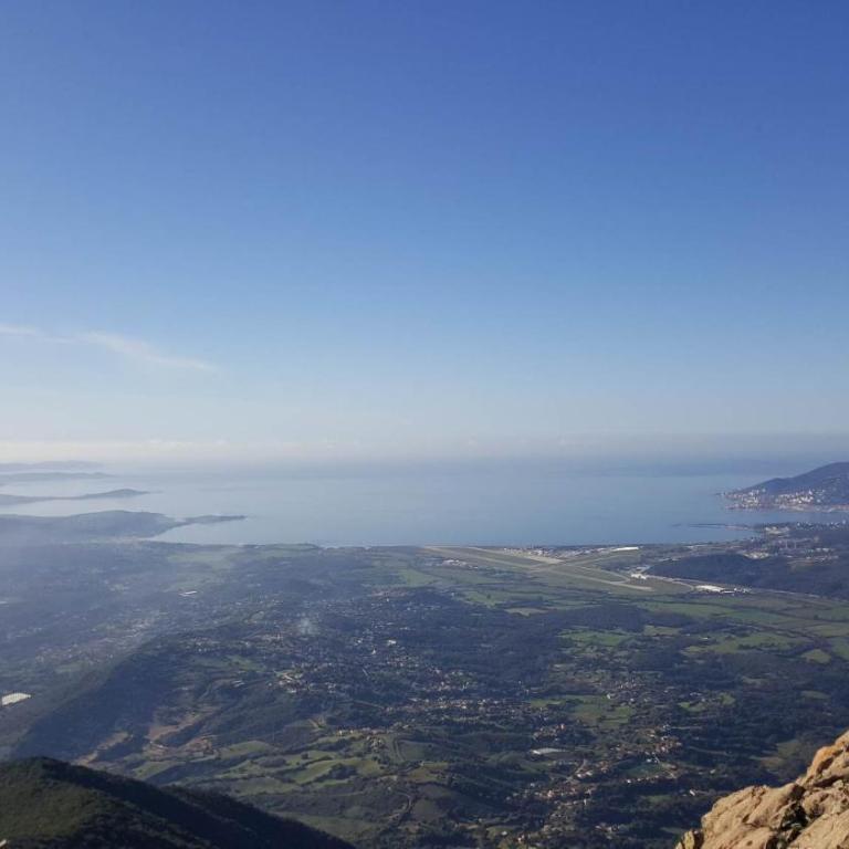 Magnifique appartement avec balcon vue mer à l'entrée d'Ajaccio - Appartement - Vue sur Mer - 37