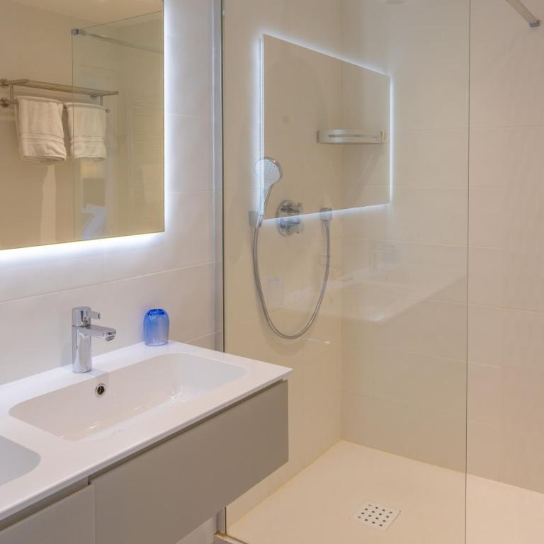 Hotel les Armoiries - Chambre Deluxe - 4