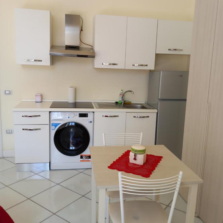La Casa di Elvira - Triple Room with Private Bathroom - 5