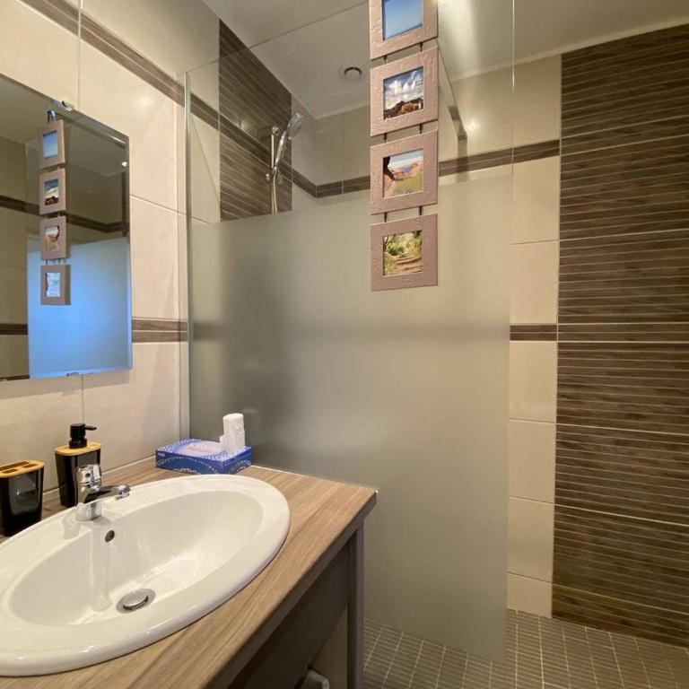 Bel appartement avec WiFi, balcon et garage à Perros-Guirec - FR-1-368-375 - Appartamento - 11