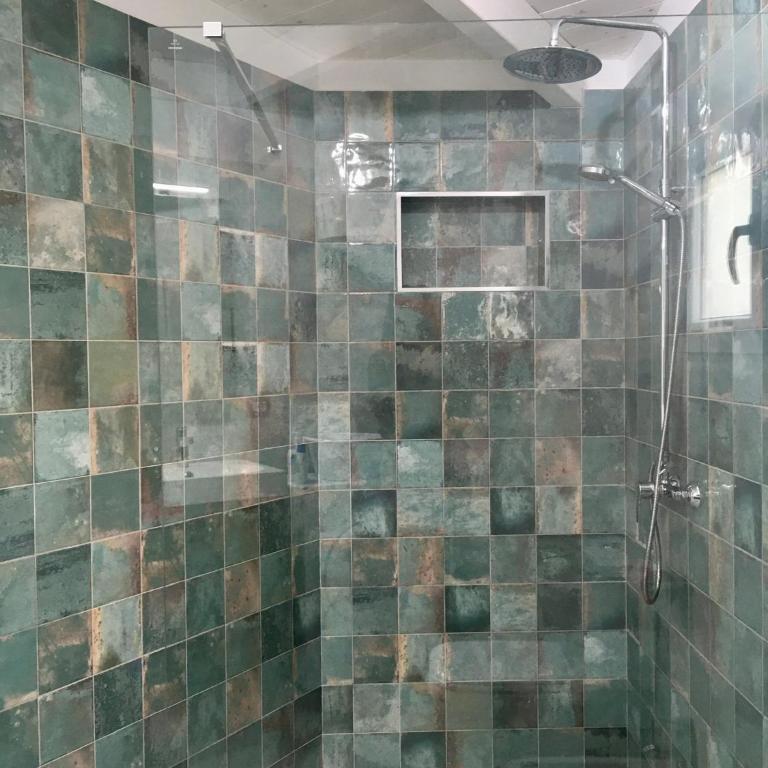 spazioso e incantevole, funzionale, Wi-Fi, AC, patio, piscina condivisa - Apartamento - 13