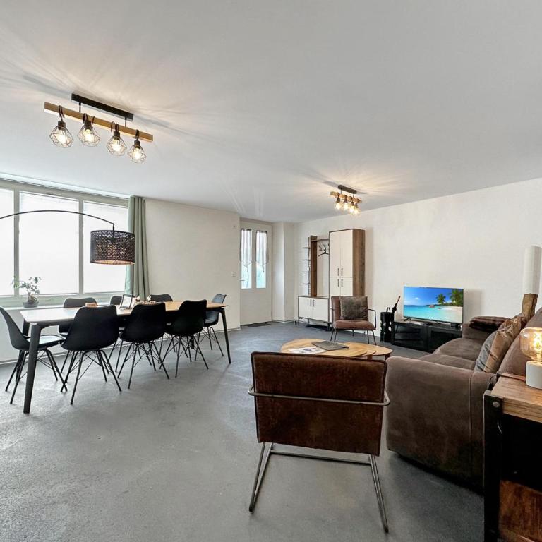 Plein Coeur de la Vieille Ville de Sion - Apartment - 3