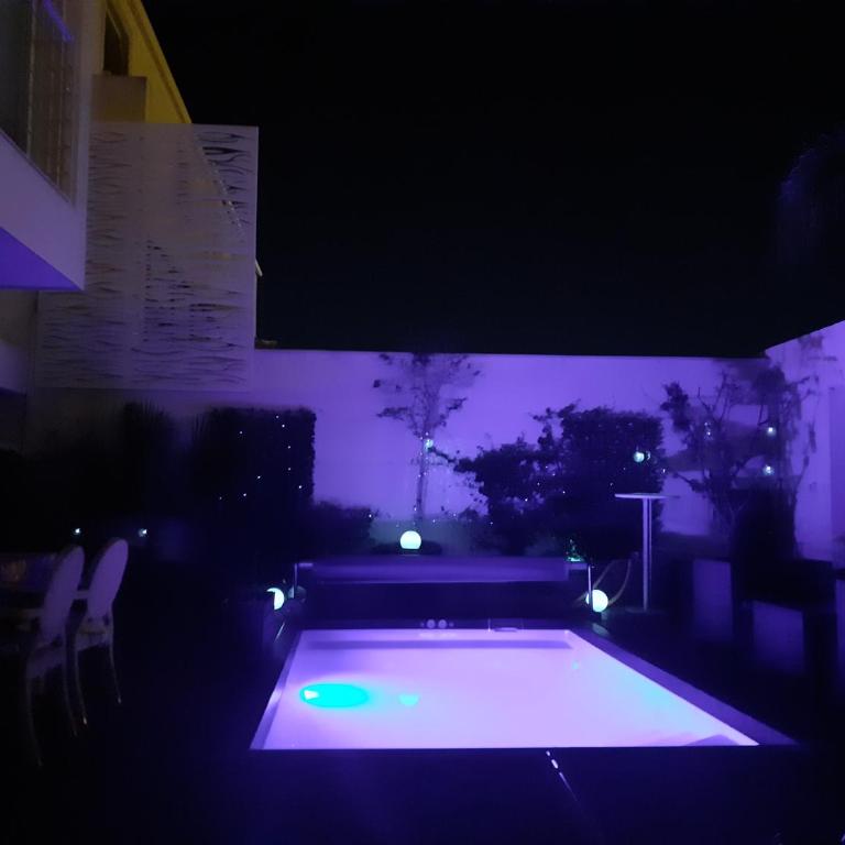 Logement dans une résidence de bien être avec jacuzzi et piscine chauffée - Studio avec Terrasse - 12