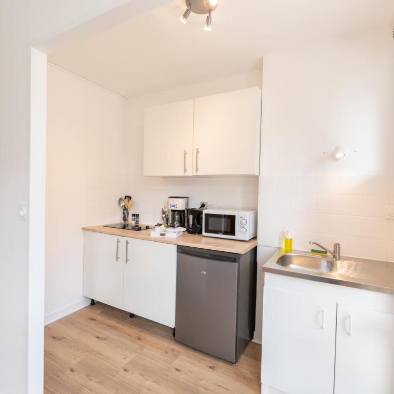 LE DAUPHIN - Place parking privée gratuit - WIFI et TV - Studio - 6