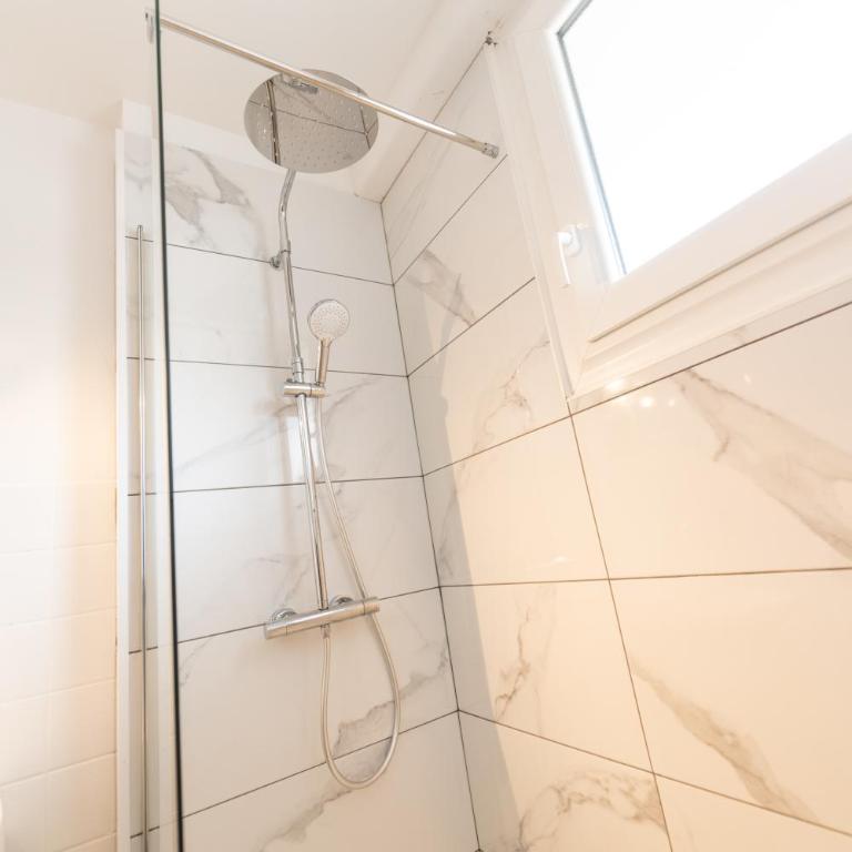 LE DAUPHIN - Place parking privée gratuit - WIFI et TV - Studio - 9