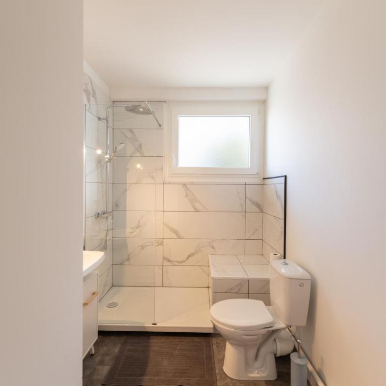 LE DAUPHIN - Place parking privée gratuit - WIFI et TV - Studio - 22