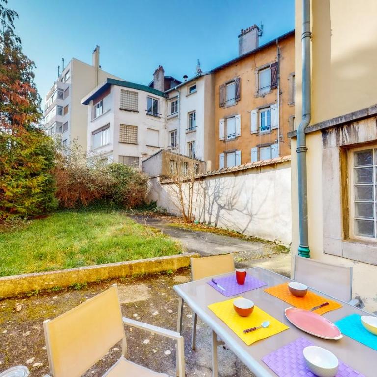 Nancy Thermal à 2 min -Le 1909- 8 pers- parking chez Julie - Appartement 3 Chambres - 32