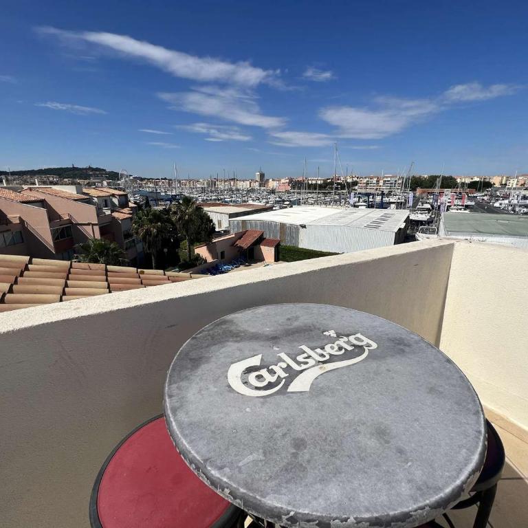 Studio Mezzanine avec Piscine, Clim, Parking et Lave-linge - Proche Plage - FR-1-702-50 - Studio - 2