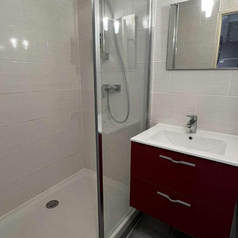 Studio Mezzanine avec Piscine, Clim, Parking et Lave-linge - Proche Plage - FR-1-702-50 - Studio - 4