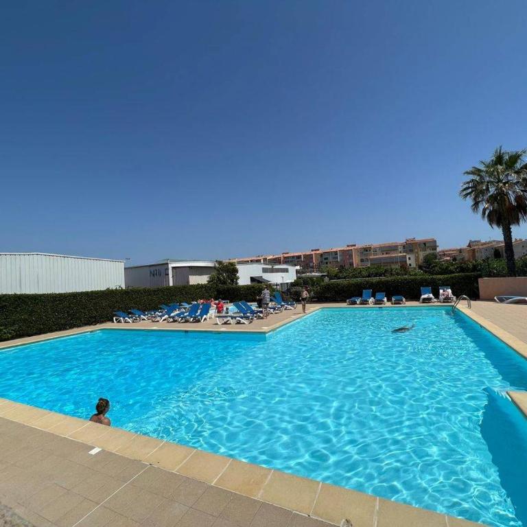 Studio Mezzanine avec Piscine, Clim, Parking et Lave-linge - Proche Plage - FR-1-702-50 - Studio - 9