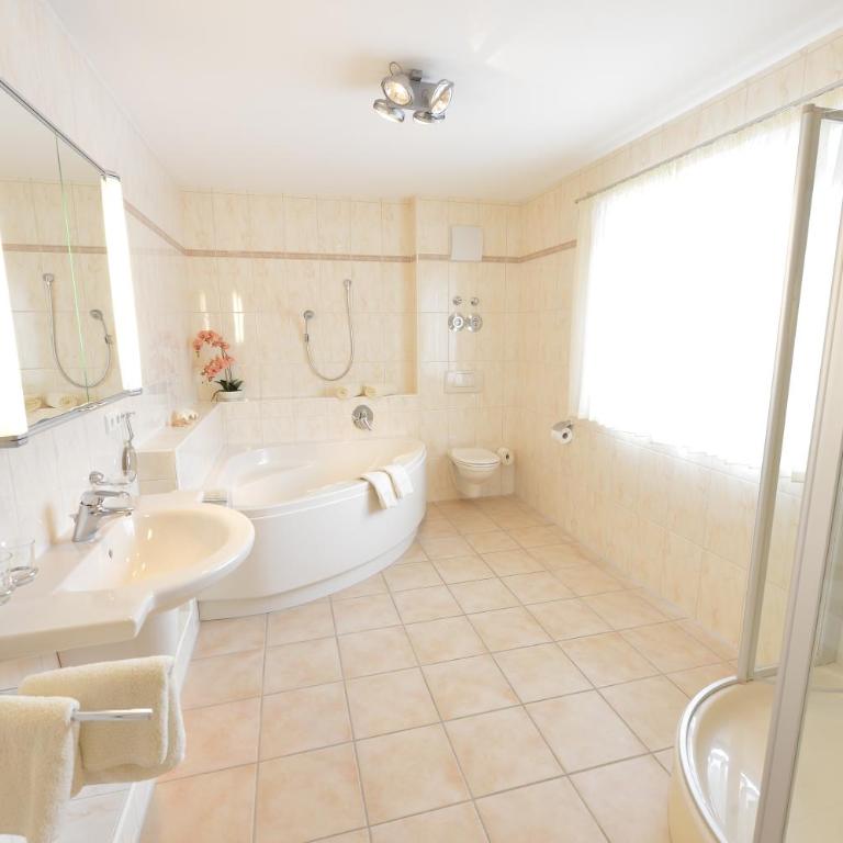 Ferienwohnungen Gerlach - Deluxe Apartment mit 1 Schlafzimmer und Balkon - 6