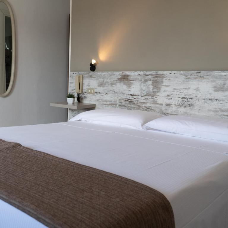Hotel Mom Assisi - Camera Matrimoniale Comfort - 4