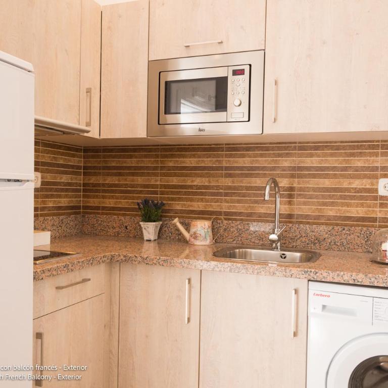 Living4Malaga Boutique Apartments - Apartamento de 1 dormitorio con balcón francés - Exterior - 12