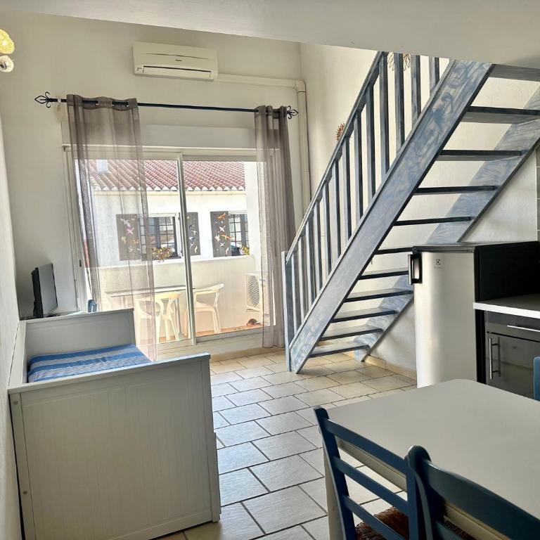 Résidence La Palma & L'Oasis - Two-Bedroom Apartment with Balcony - 10