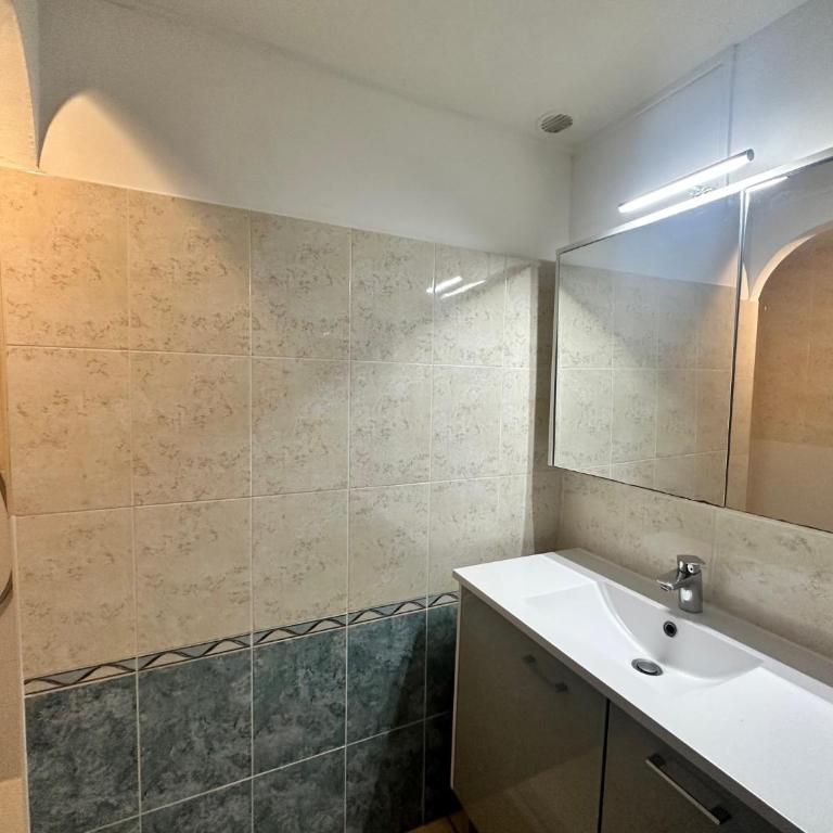 Résidence La Palma & L'Oasis - Two-Bedroom Apartment with Balcony - 8