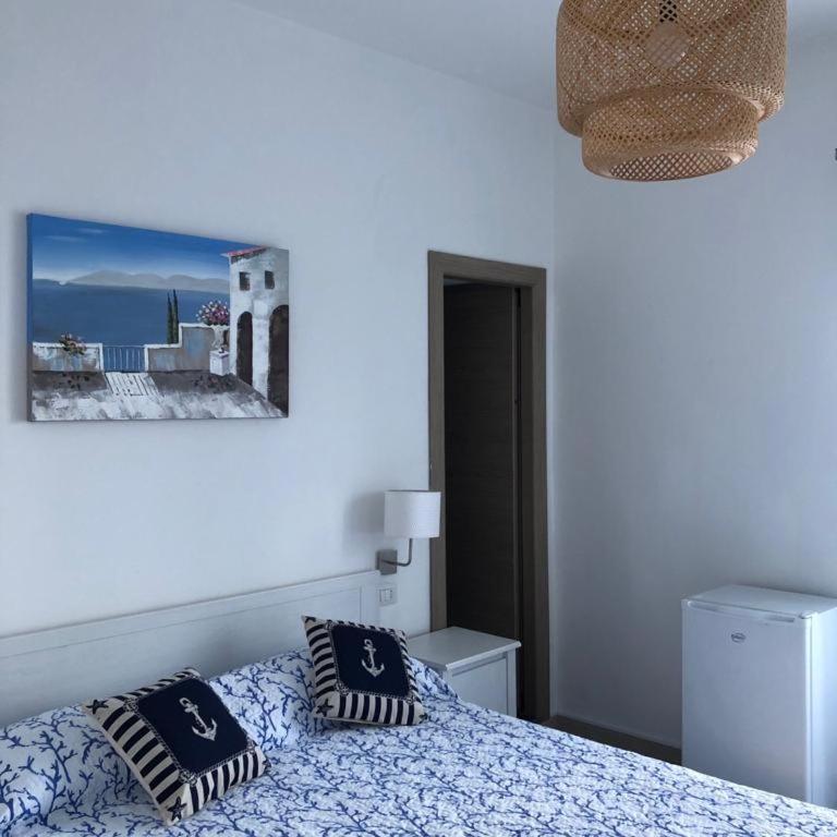 Deluxe Lipari Room - Deluxe Double Room with Sea View - 2