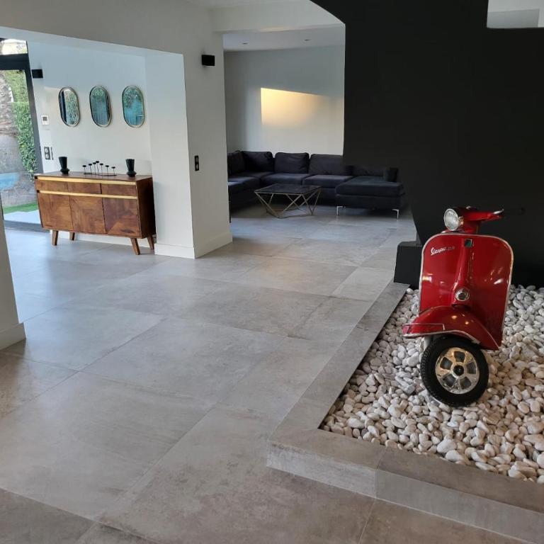 VILLA BEL AIR CANNES - 240m2 - Freshly completely renovated - Beach - Pool - No Party allowed - No bachelor-ette stay - 25 mn walk from beach and Palais des festivals - Villa - 15