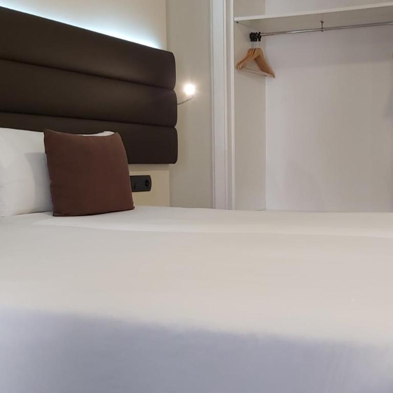BCN Urbaness Hotels Del Comte - Twin Room - 9