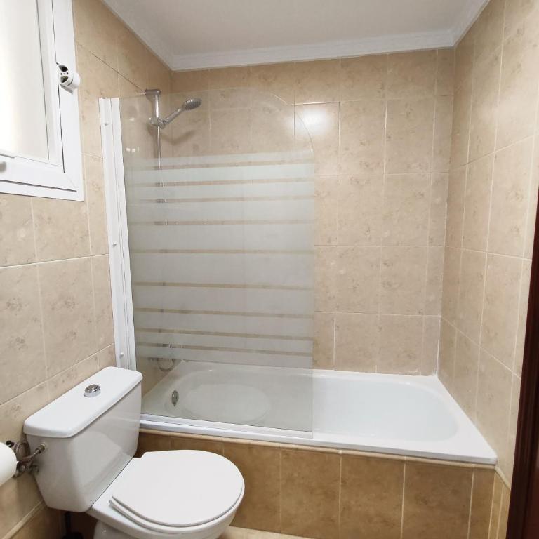 2BDR Sunny apartment with pool and private parking in Benalmádena - Two-Bedroom Apartment - 22