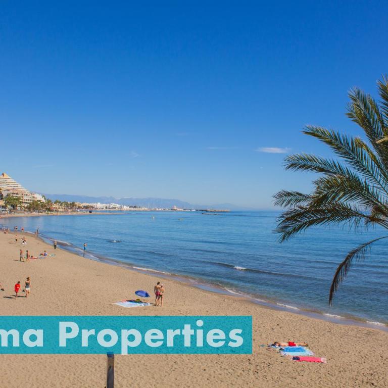 2BDR Sunny apartment with pool and private parking in Benalmádena - Two-Bedroom Apartment - 40