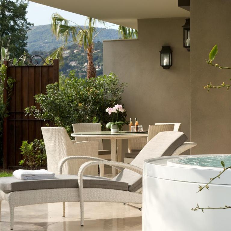 Domaine du Mas De Pierre - Suite avec Baignoire Spa - 1