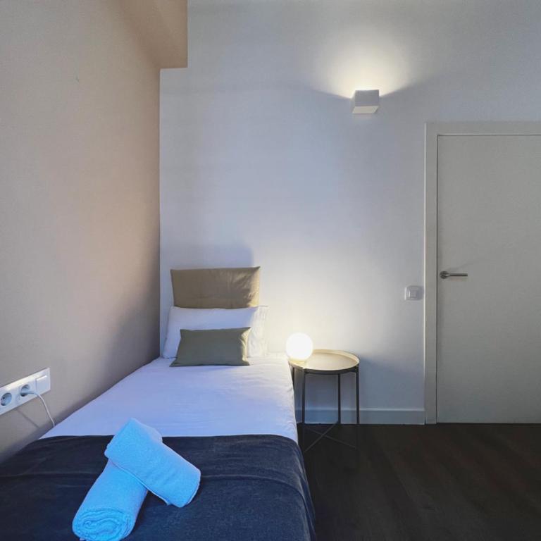 Stay U-nique Apartments Vila de Gracia - Three-Bedroom Apartment - 12