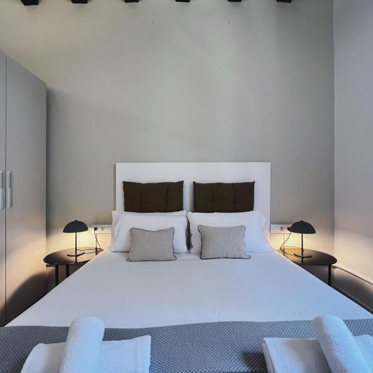 Stay U-nique Apartments Vila de Gracia - Three-Bedroom Apartment - 16