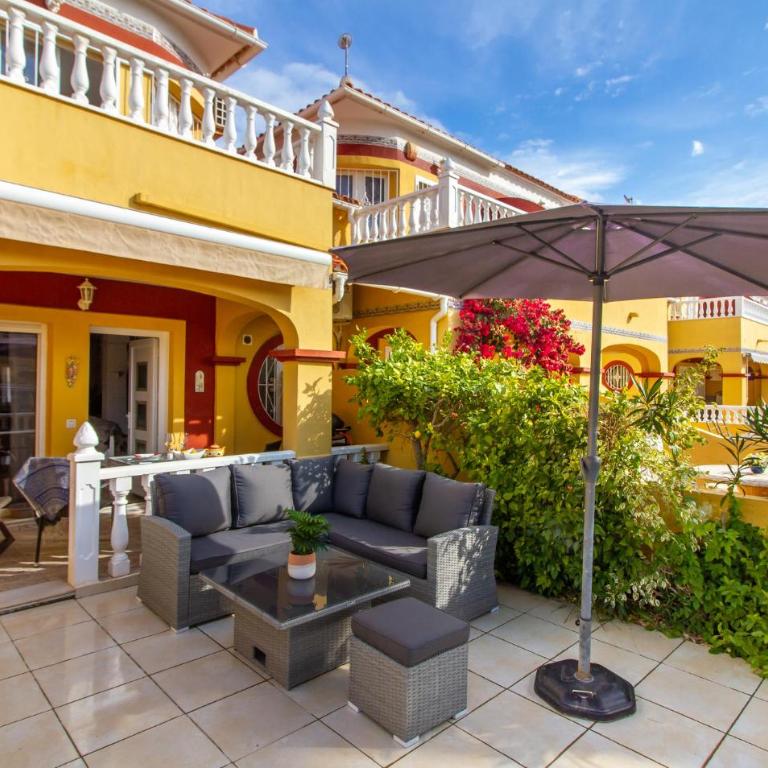 Stunning Home In Torrevieja With Wifi - Ferienhaus mit 3 Schlafzimmern - 2