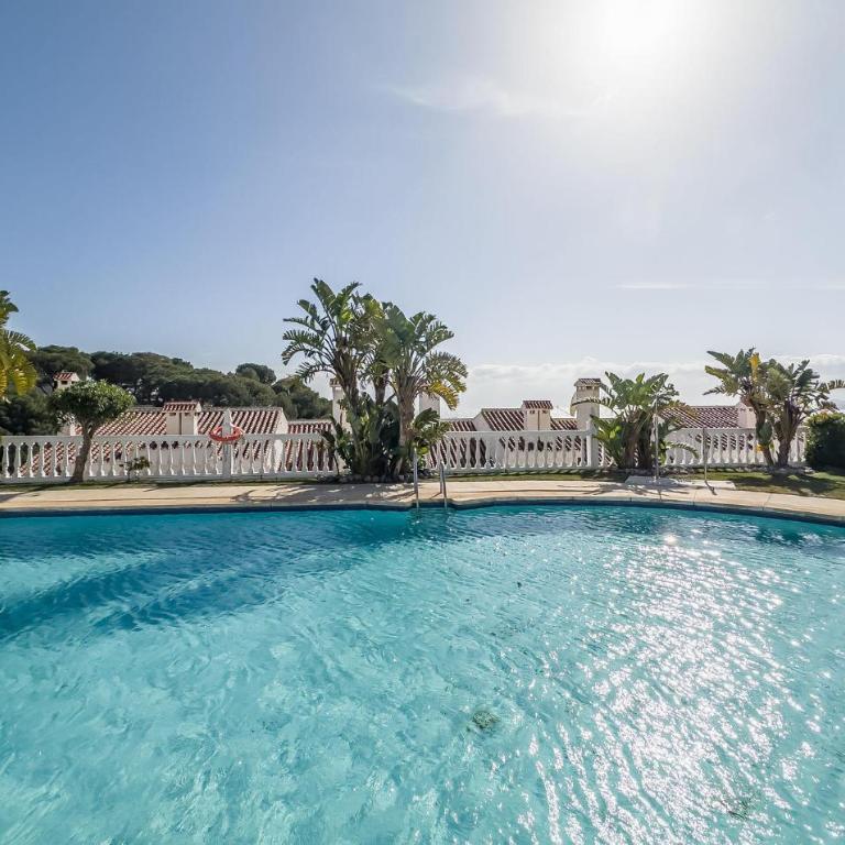 Stunning Apartment In Benalmádena - Apartamento de 2 dormitorios - 9
