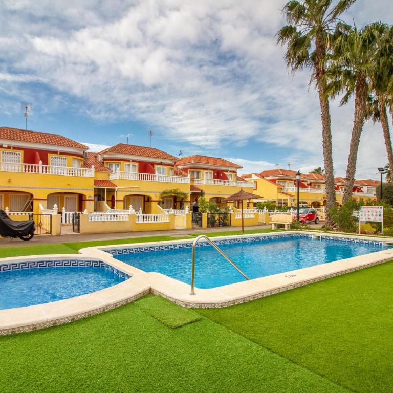 Stunning Home In Torrevieja With Wifi - Ferienhaus mit 3 Schlafzimmern - 1