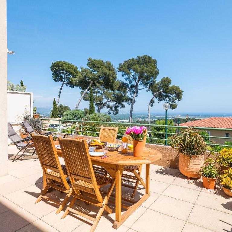La Clé Vue Mer, Clim, Terrasse, Parking à Hyères - Apartment mit 2 Schlafzimmern - 1
