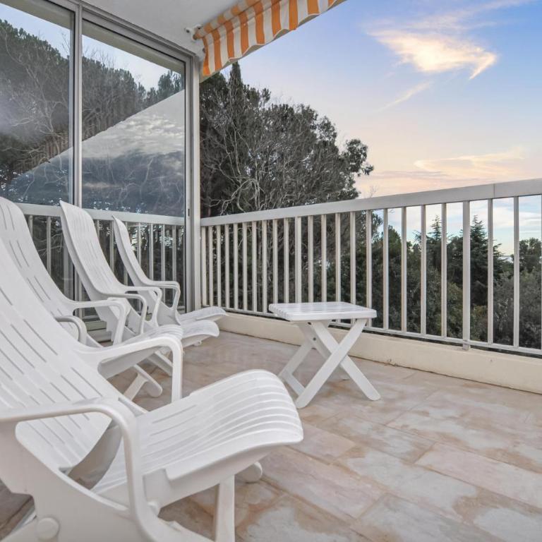 Nice Apartment In Cannes With Swimming Pool - Appartement 2 Chambres - 5