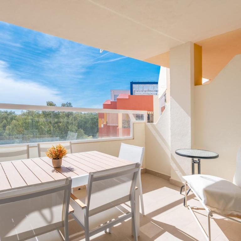 Apartamento con piscina, golf y solarium by Rent Me - Two-Bedroom Apartment - 28