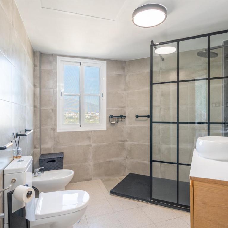 Apartamento con piscina, golf y solarium by Rent Me - Two-Bedroom Apartment - 13