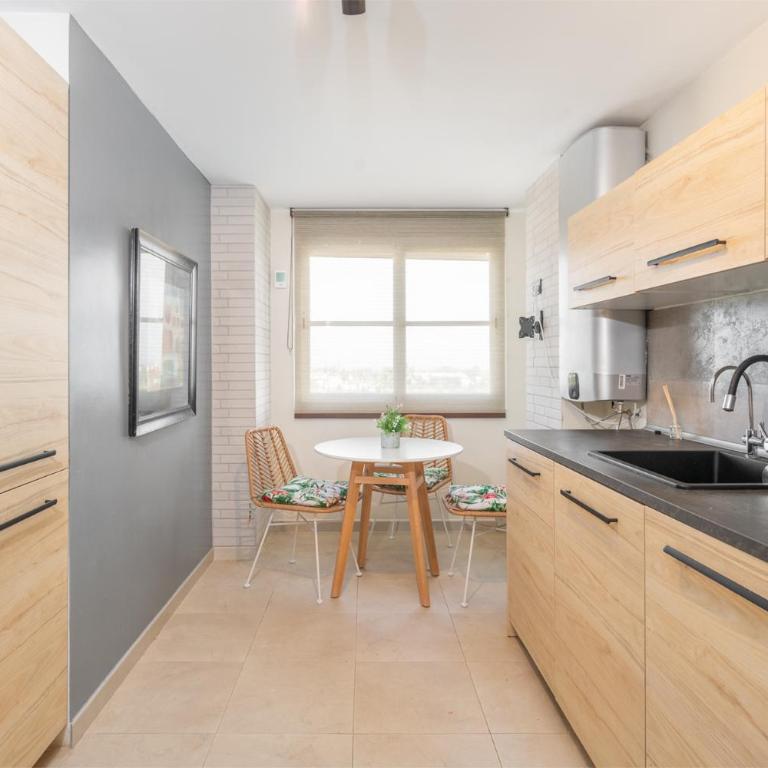 Apartamento con piscina, golf y solarium by Rent Me - Two-Bedroom Apartment - 8