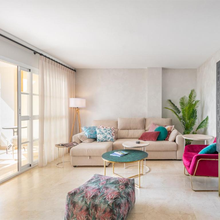 Apartamento con piscina, golf y solarium by Rent Me - Two-Bedroom Apartment - 2