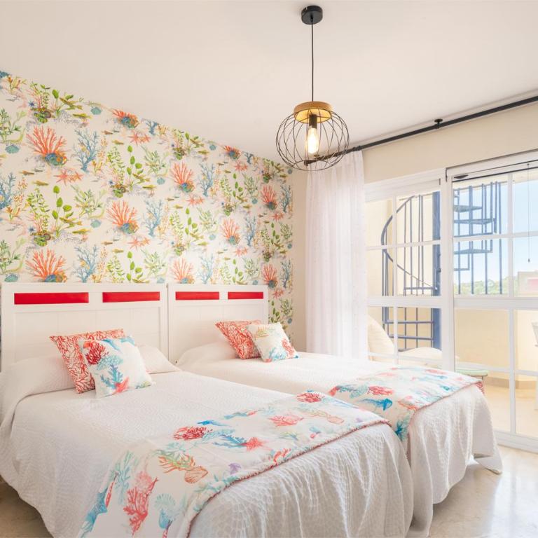 Apartamento con piscina, golf y solarium by Rent Me - Two-Bedroom Apartment - 15