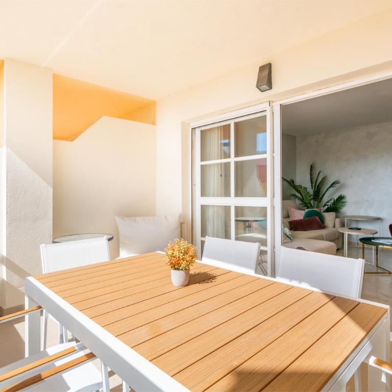 Apartamento con piscina, golf y solarium by Rent Me - Two-Bedroom Apartment - 27