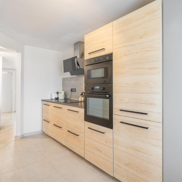 Apartamento con piscina, golf y solarium by Rent Me - Two-Bedroom Apartment - 7