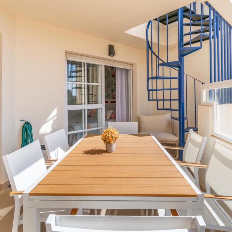 Apartamento con piscina, golf y solarium by Rent Me - Two-Bedroom Apartment - 29