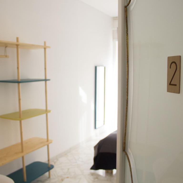 Apple guest house - Double Room with Shared Bathroom - 13