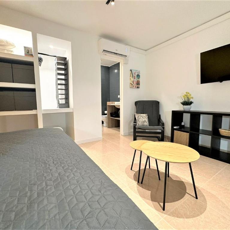 TarracoHomes, TH09 Studio Cathedral con aire acondicionado - Apartamento - 12