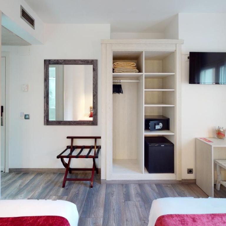 Hotel Bella Dolores - Habitación Familiar (2 adultos + 1 niño) - 5