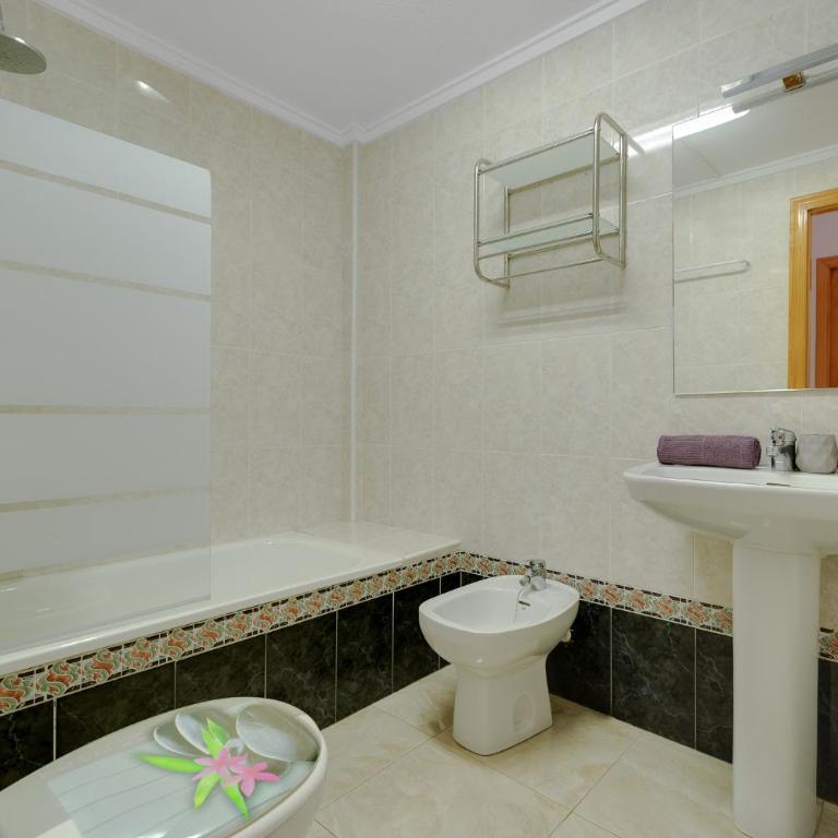 RAXI - Two-Bedroom Apartment - 10