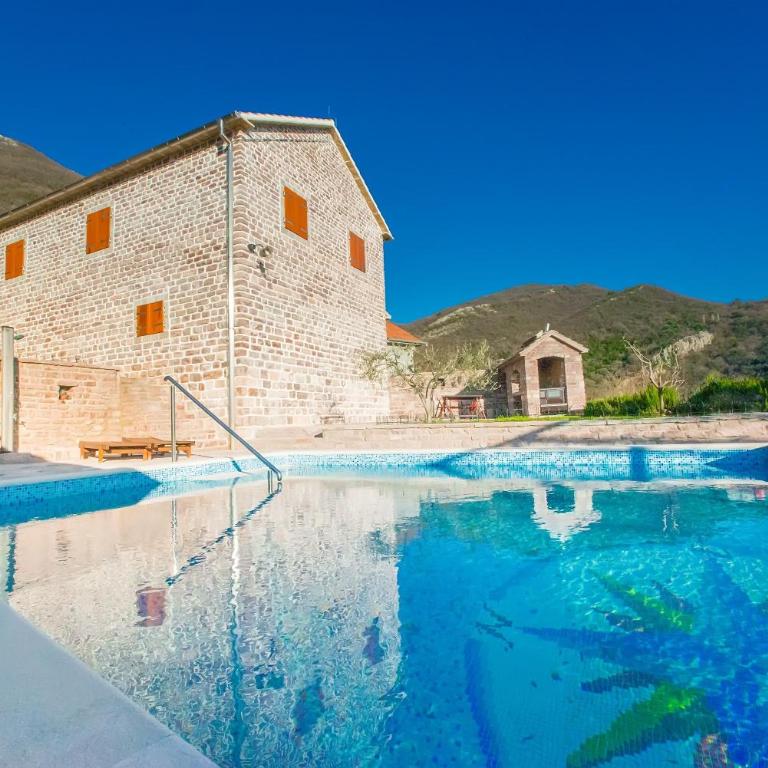 Kuća Garbo Vila - Three-Bedroom Villa - 8