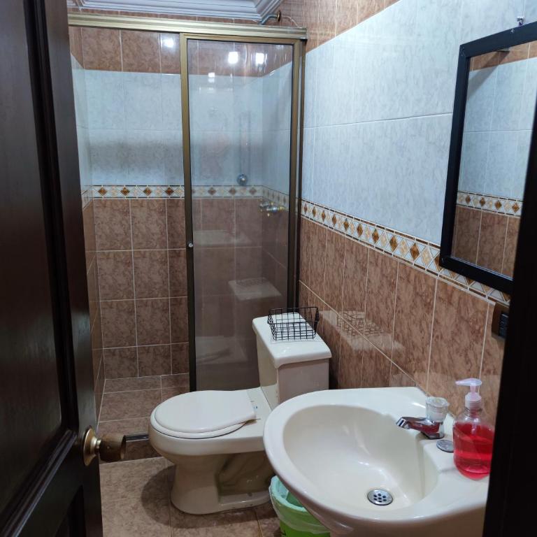 Hospedaje Casa Aurora - Habitación Doble con baño compartido - 5