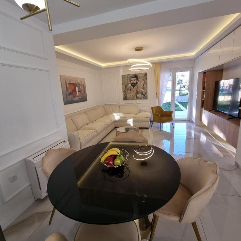 Villa with Pool & Garden apartment 2 Vuk - Two-Bedroom Apartment - 34
