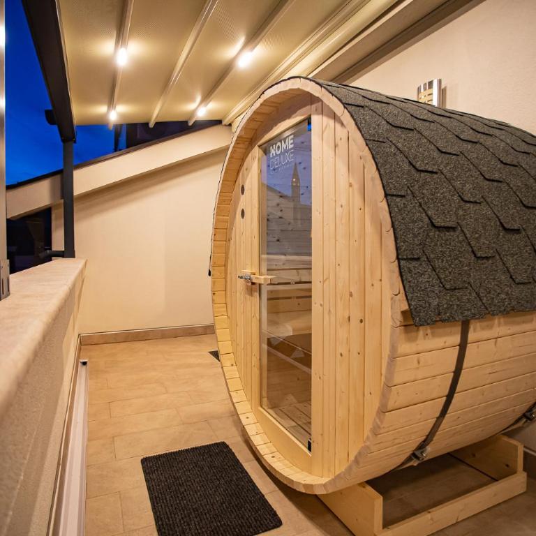 Exclusive Penthouse Old town with sauna and jacuzzi - Three-Bedroom Apartment - 5